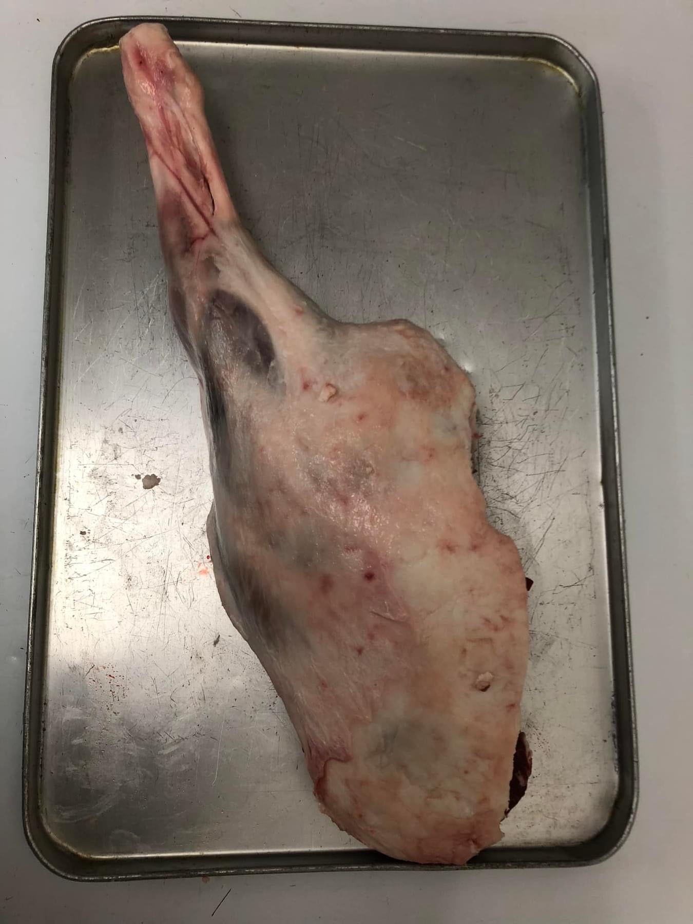 Хонины өрөөл мах マトン骨付き半身
